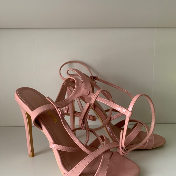 Blush pink strappy sandals - Picture 3 of 4